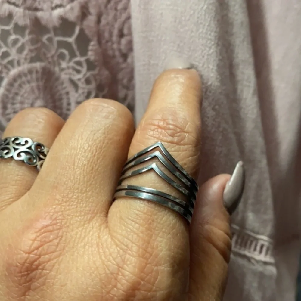 Silver Ring - Picture 5 of 5